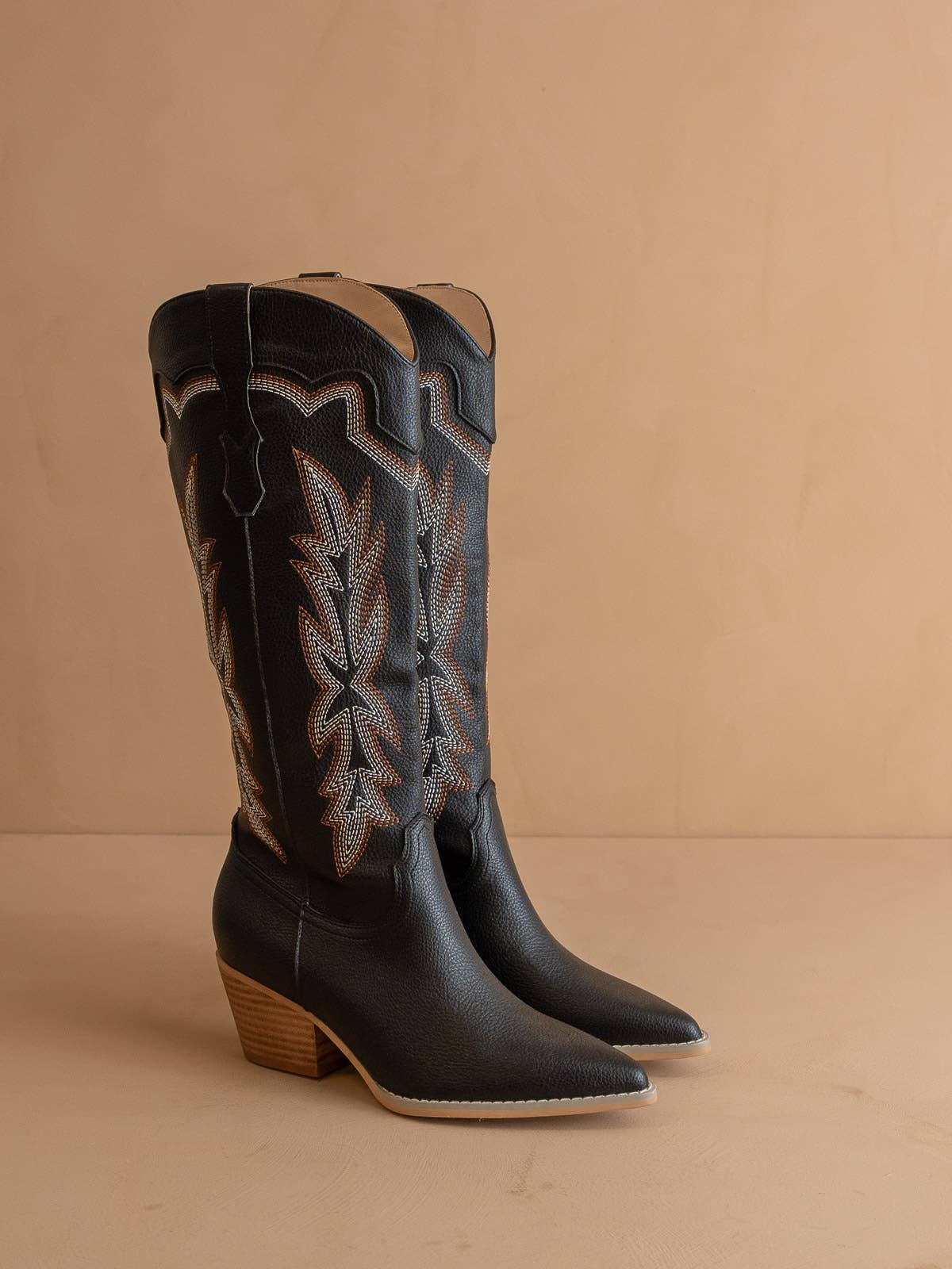 The Ainsley Black | Embroidered Cowboy Western Boot: Black / 6
