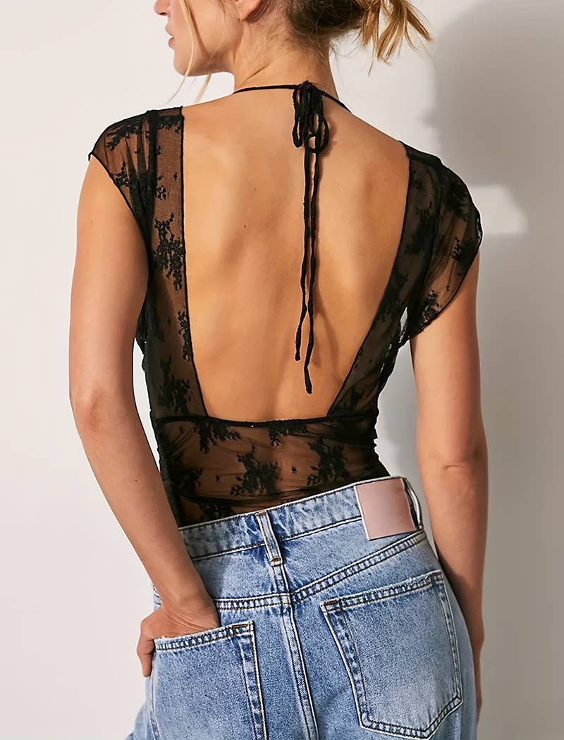 Delicate Floral Lace V-Neck Top: BLACK / L