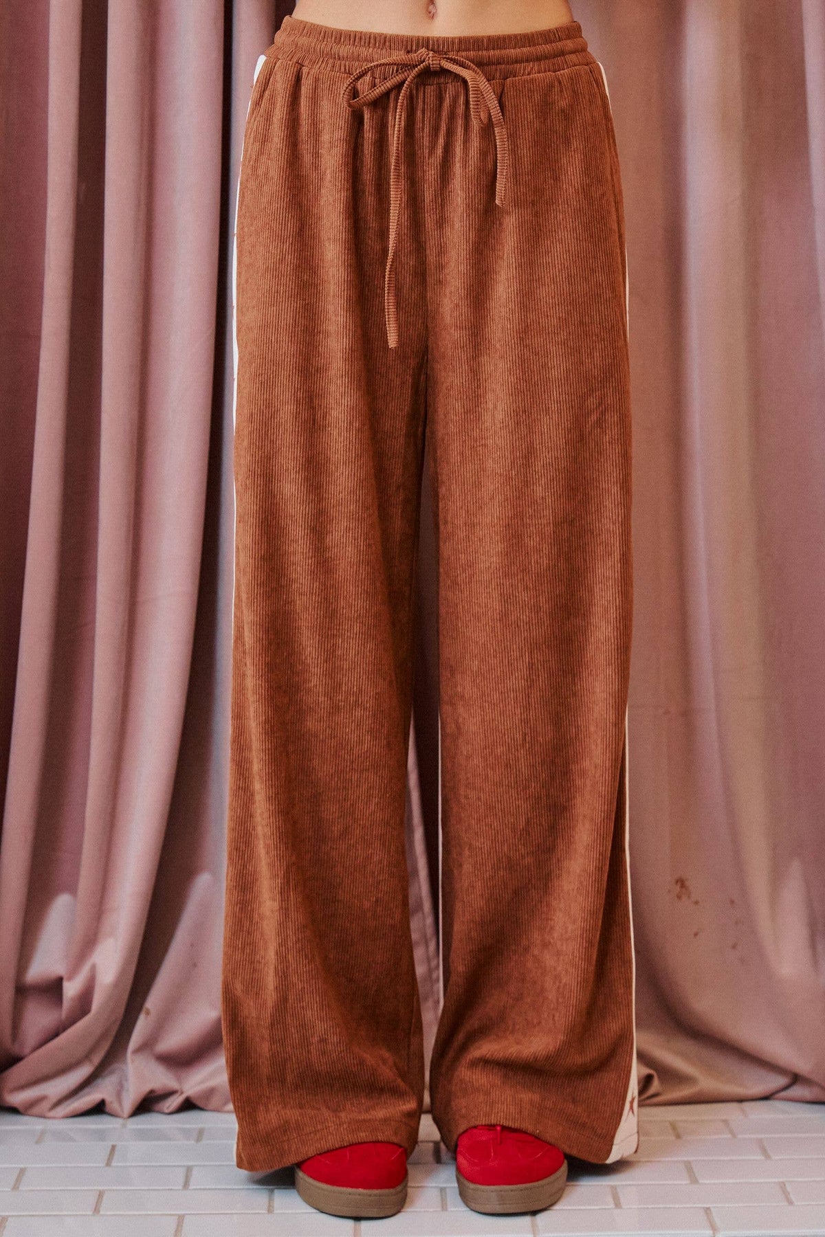 STAR STRIPE CORDUROY WIDE LEG PANTS: Black / XL