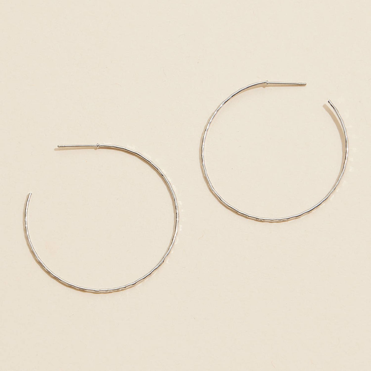 18K Gold Dip Wire Open Hoop Earrings: White Gold / One / 4DE38010