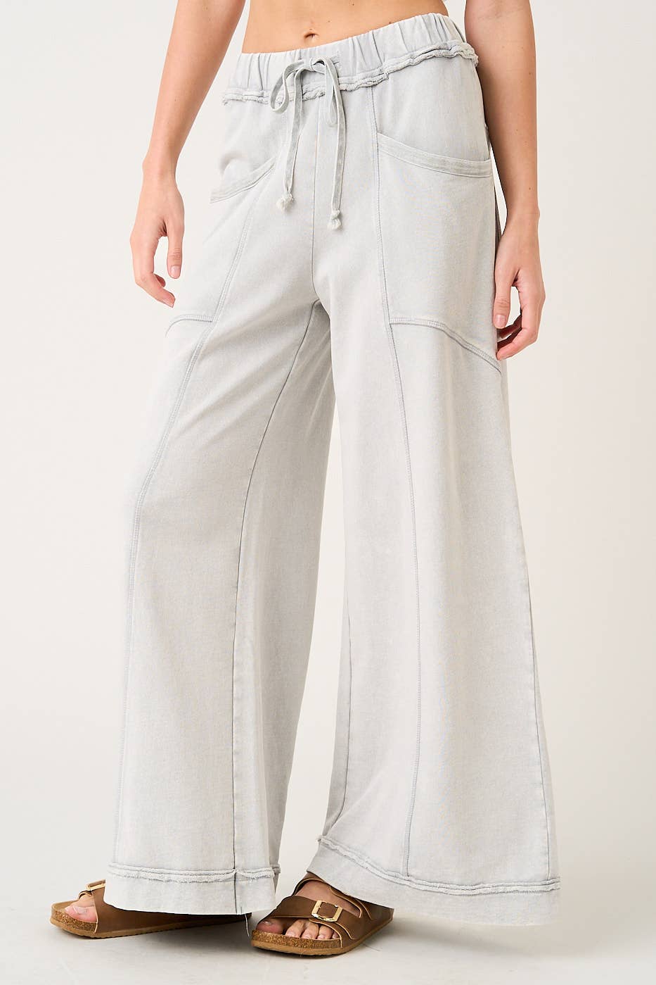 MINERAL WASH CURVED SEAM WIDE LEG PANTS: HAZELNUT / S-M-L(2-2-2)