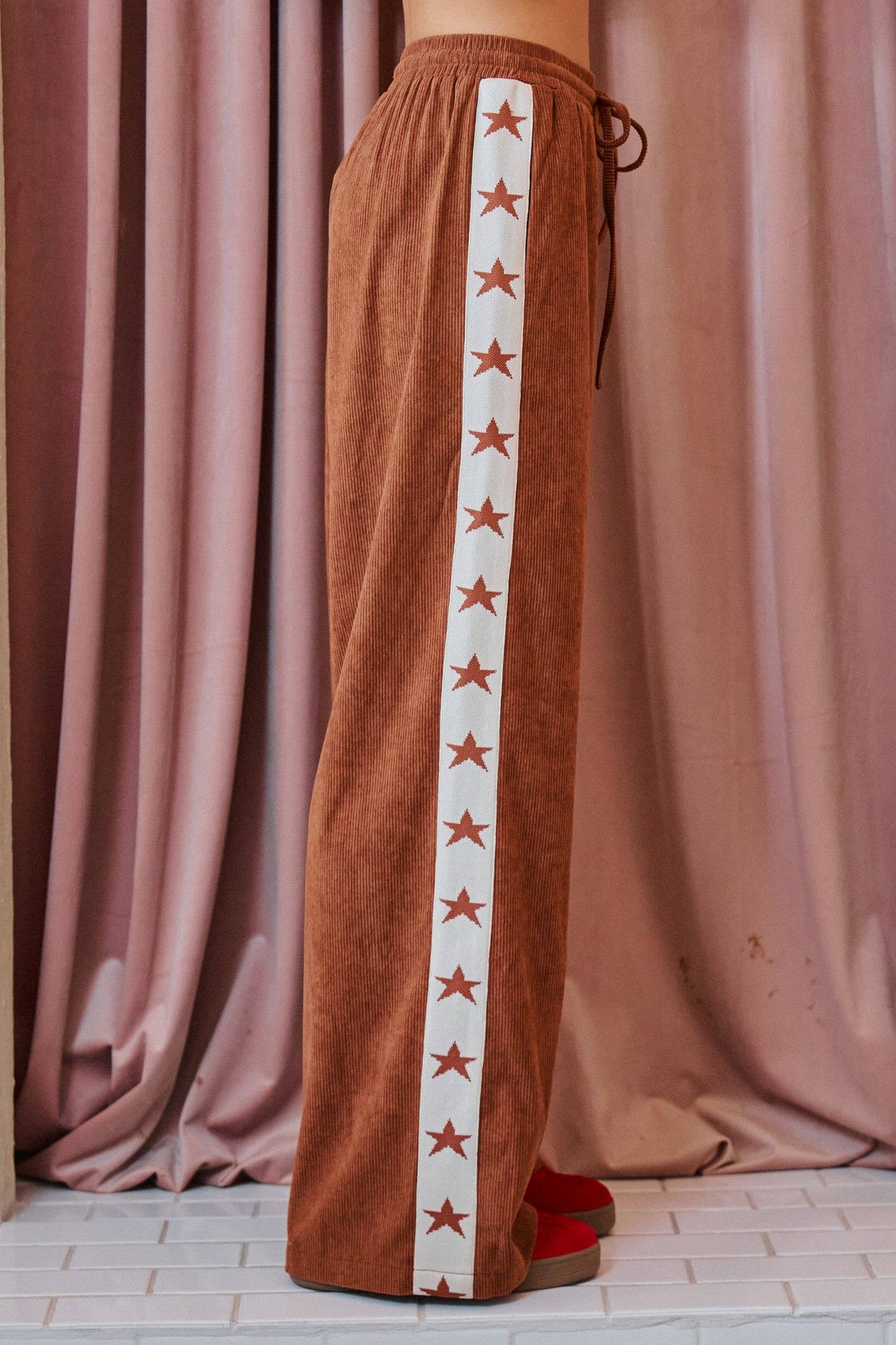 STAR STRIPE CORDUROY WIDE LEG PANTS: Black / XL