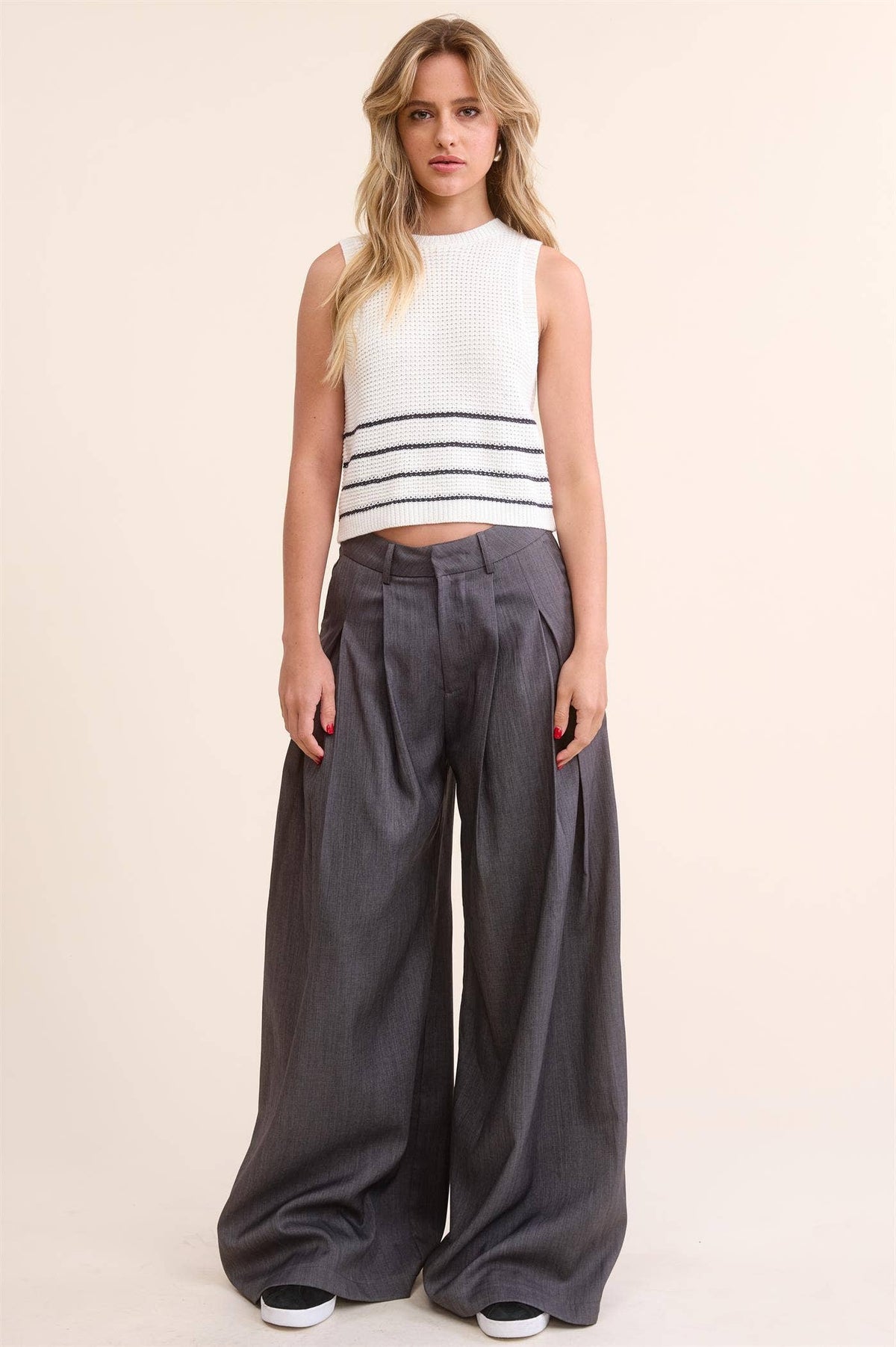 Trendy Low Waist  Wide Leg Pleated Trouser Pants: BEIGE / M