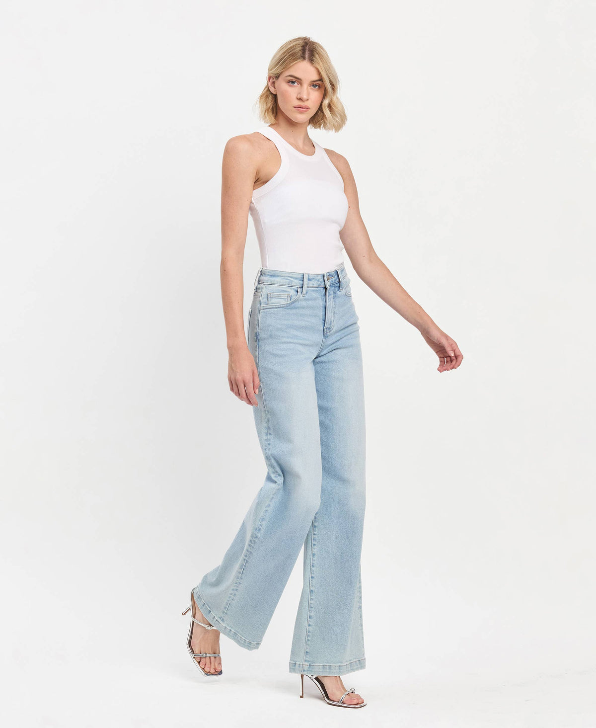 HIGH RISE FULL LENGTH LIGHT WASH WIDE LEG JEANS V3468: OPTIMISTIC / 26