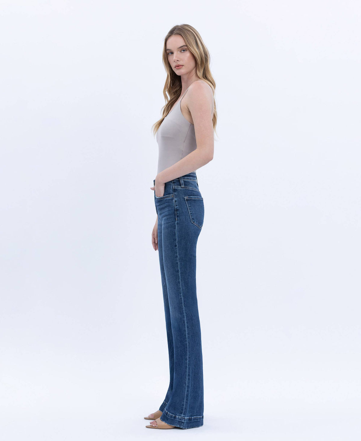 HIGH RISE DARK WASH TROUSER HEM BOOTCUT JEANS T6501: SUSTAINABILITY / 28