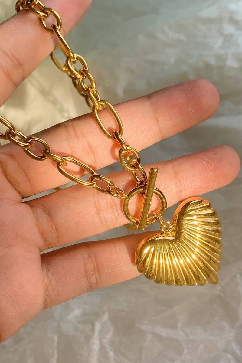 Chic Heart Pendant Chain Necklace: GOLD / One Size