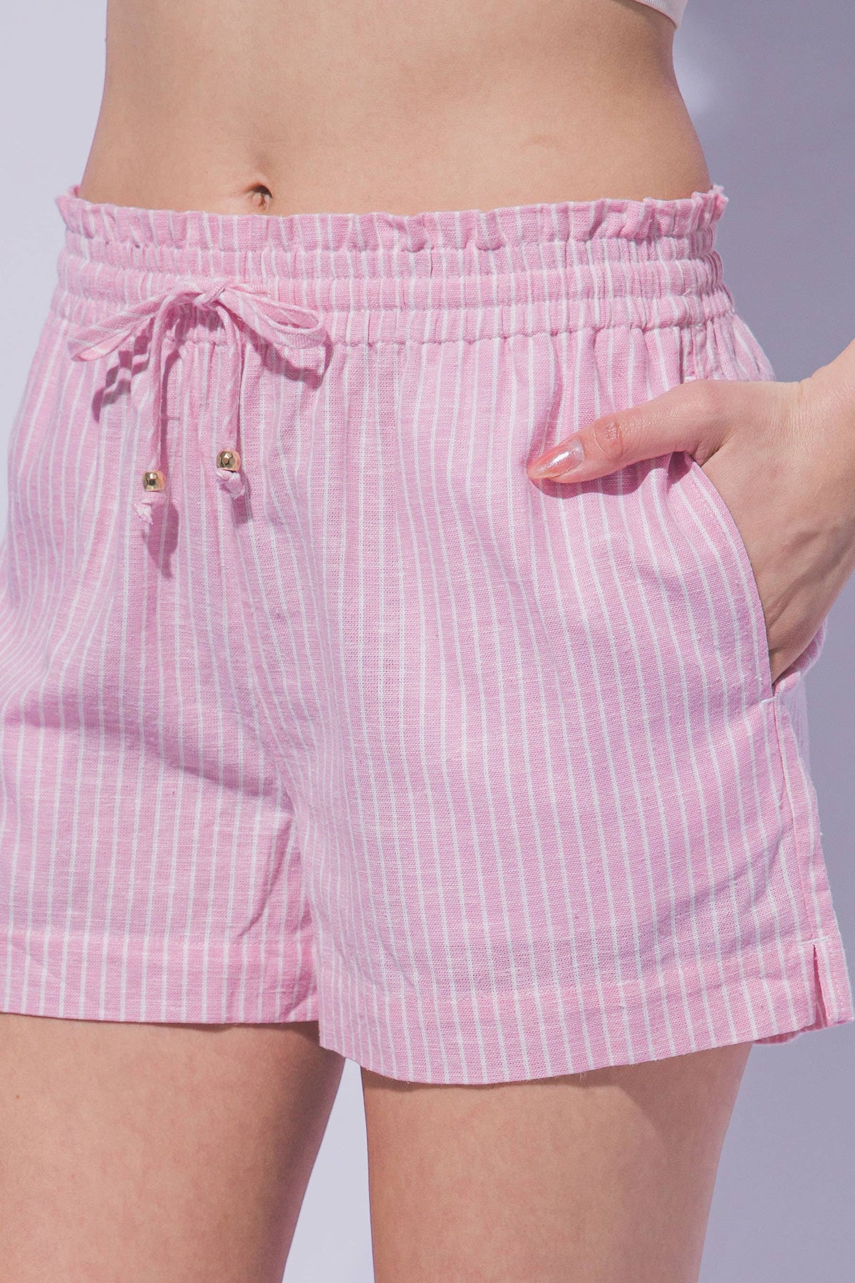 ,....Striped Linen Blend Shorts: MOCHA-196488 / S