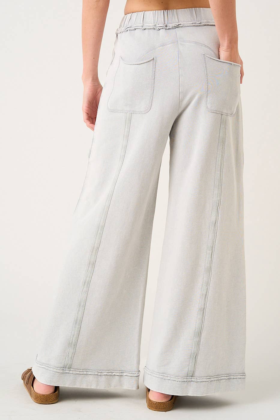 MINERAL WASH CURVED SEAM WIDE LEG PANTS: HAZELNUT / S-M-L(2-2-2)