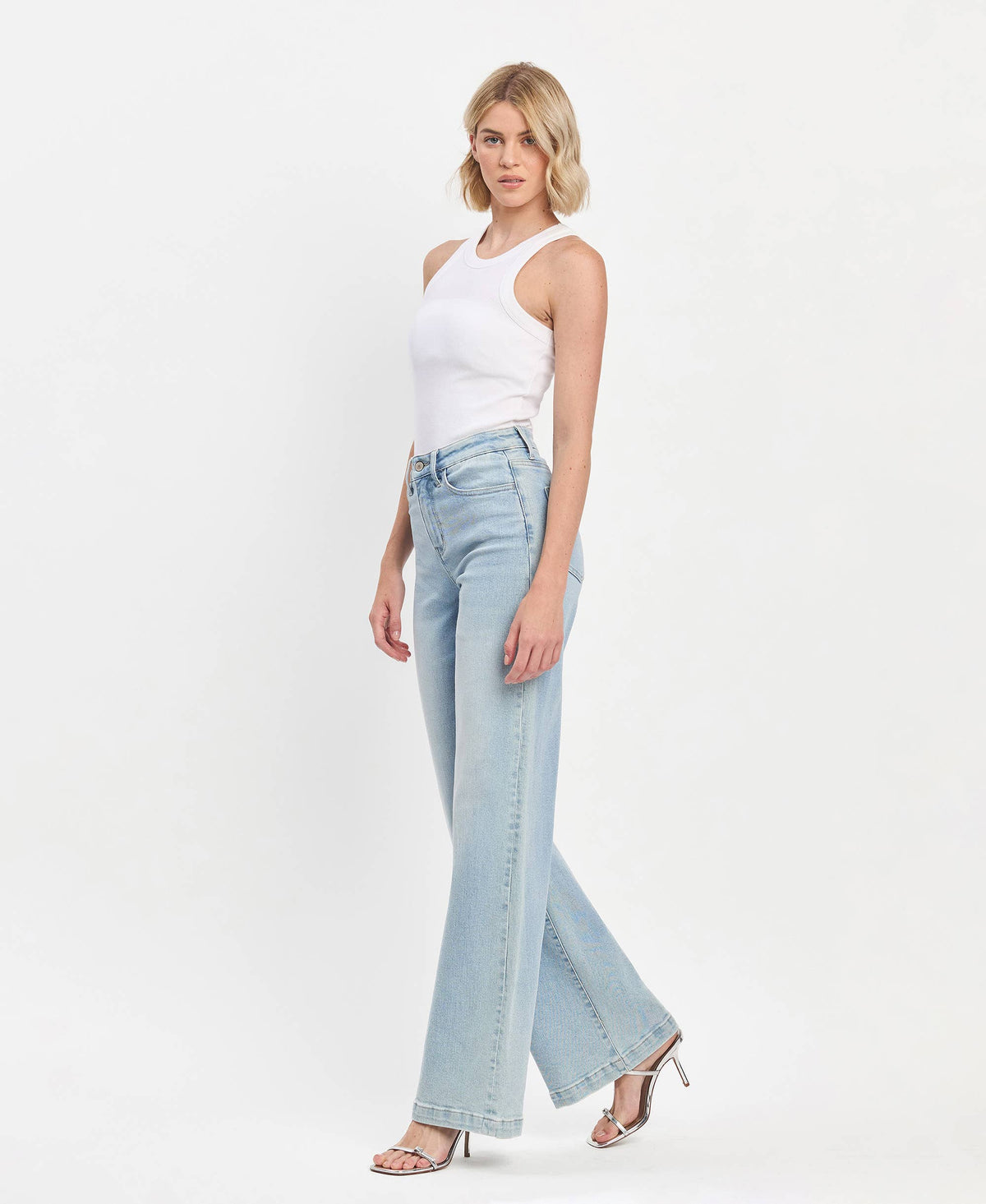 HIGH RISE FULL LENGTH LIGHT WASH WIDE LEG JEANS V3468: OPTIMISTIC / 31