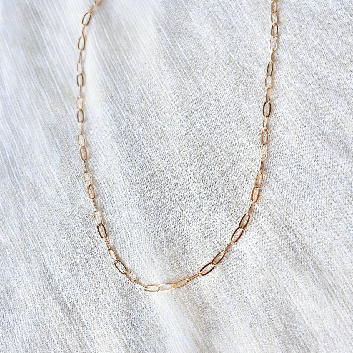 RECTANGLE BOX CHAIN | 18k gold paperclip chain