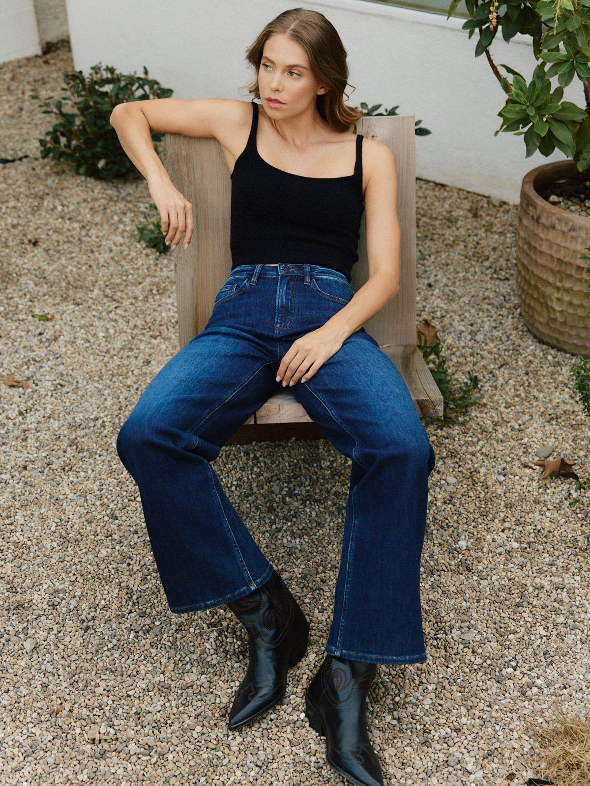 SUPER HIGH RISE FULL LENGTH DARK WASH WIDE JEANS T6937: UPLIFTED JEWEL / 32