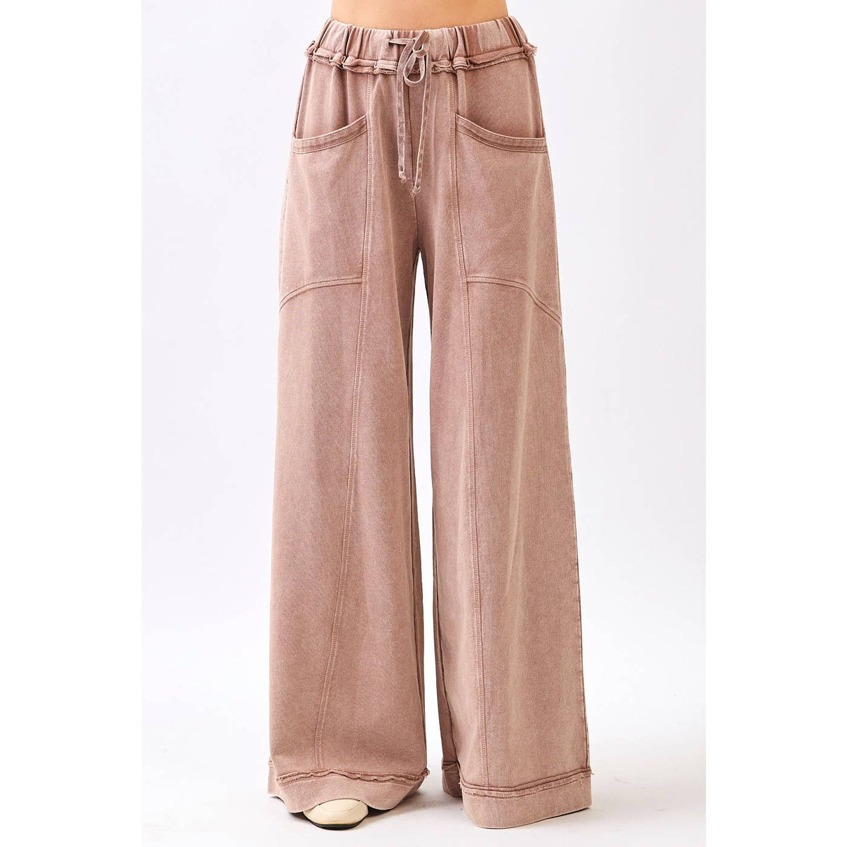 MINERAL WASH CURVED SEAM WIDE LEG PANTS: HAZELNUT / S-M-L(2-2-2)