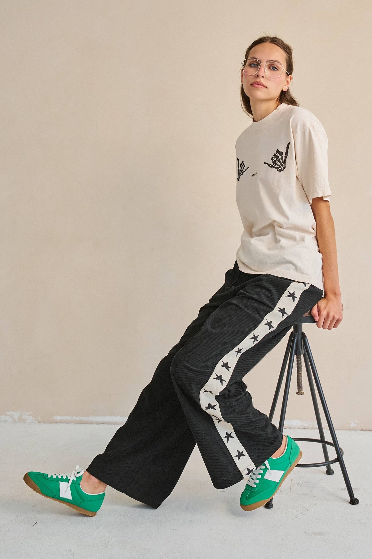 STAR STRIPE CORDUROY WIDE LEG PANTS: Black / M