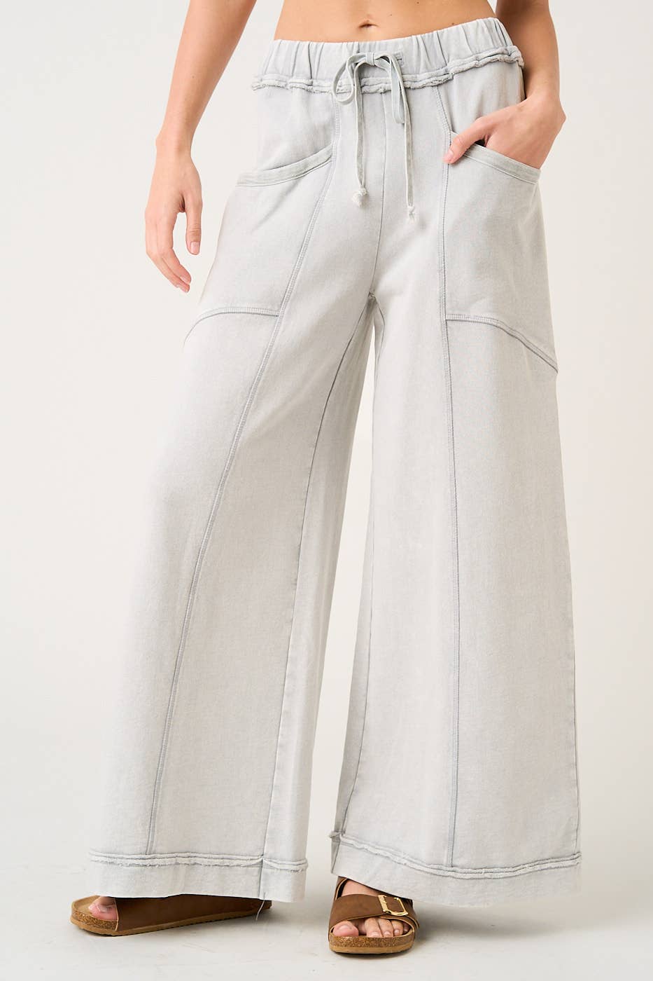MINERAL WASH CURVED SEAM WIDE LEG PANTS: HAZELNUT / S-M-L(2-2-2)
