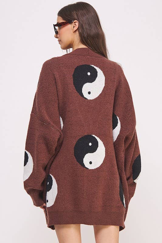 OVER SIZED YIN YANG CARDIGAN: Brown / S/M