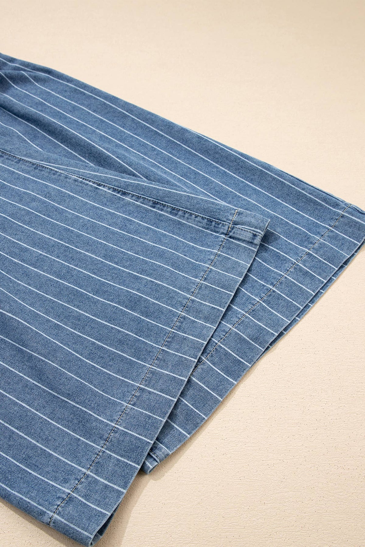 66 Plus Size Button Pleated Drawstring Waist Wide Leg Jeans: Blue / 1X