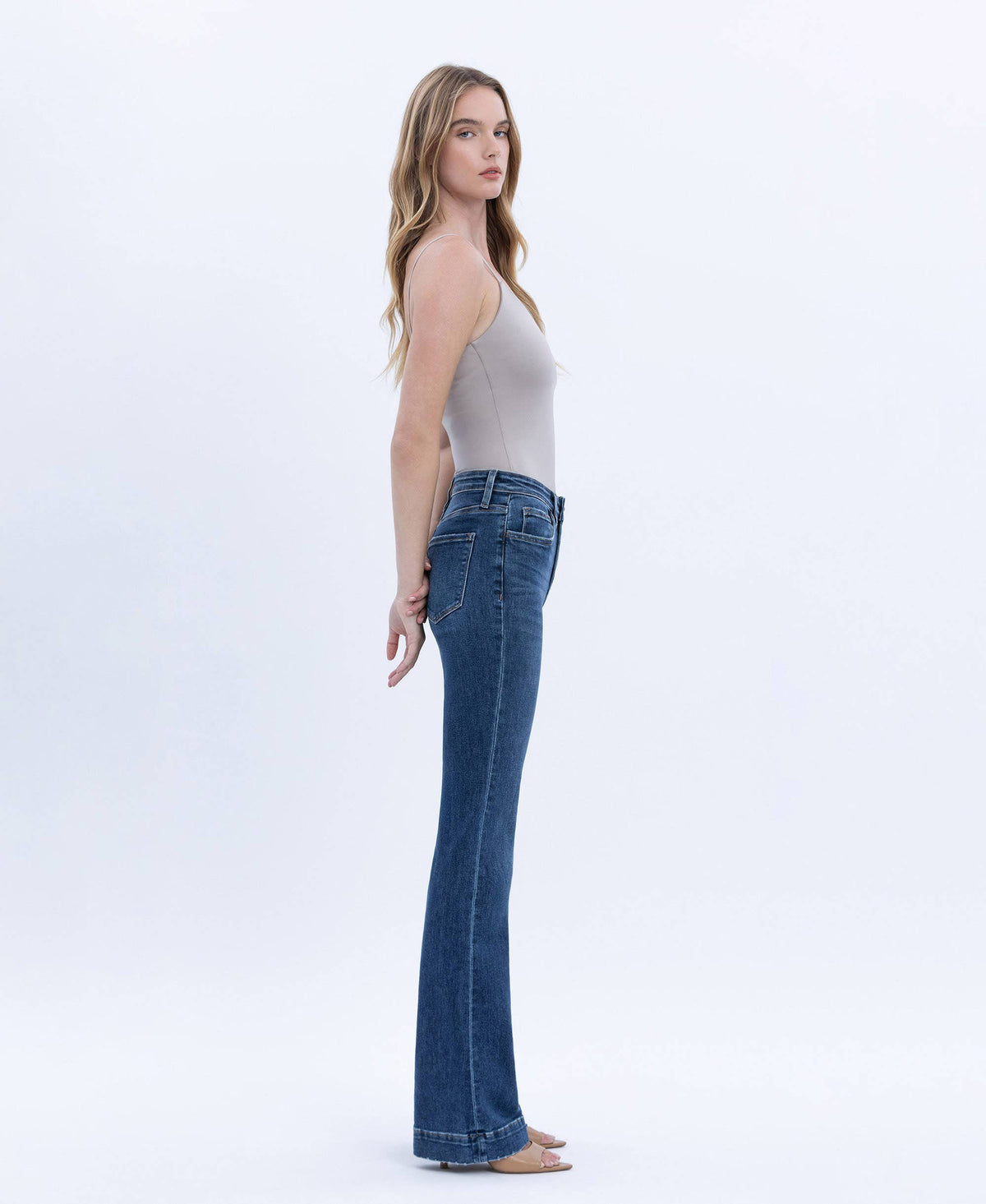HIGH RISE DARK WASH TROUSER HEM BOOTCUT JEANS T6501: SUSTAINABILITY / 32