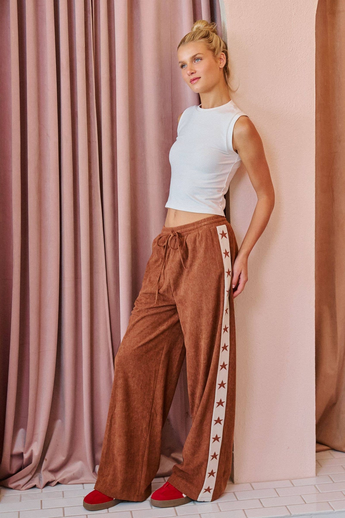 STAR STRIPE CORDUROY WIDE LEG PANTS: Black / L
