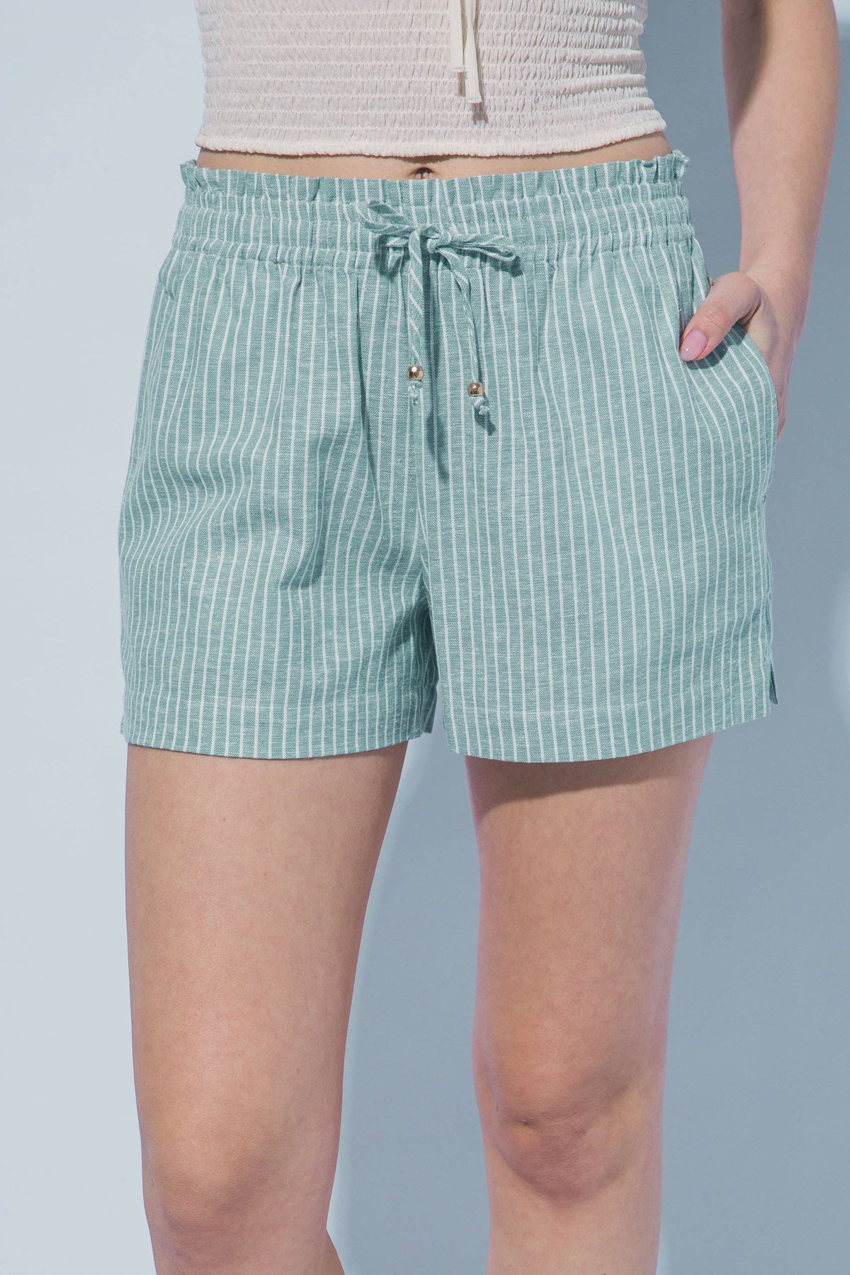 ,....Striped Linen Blend Shorts: MOCHA-196488 / M