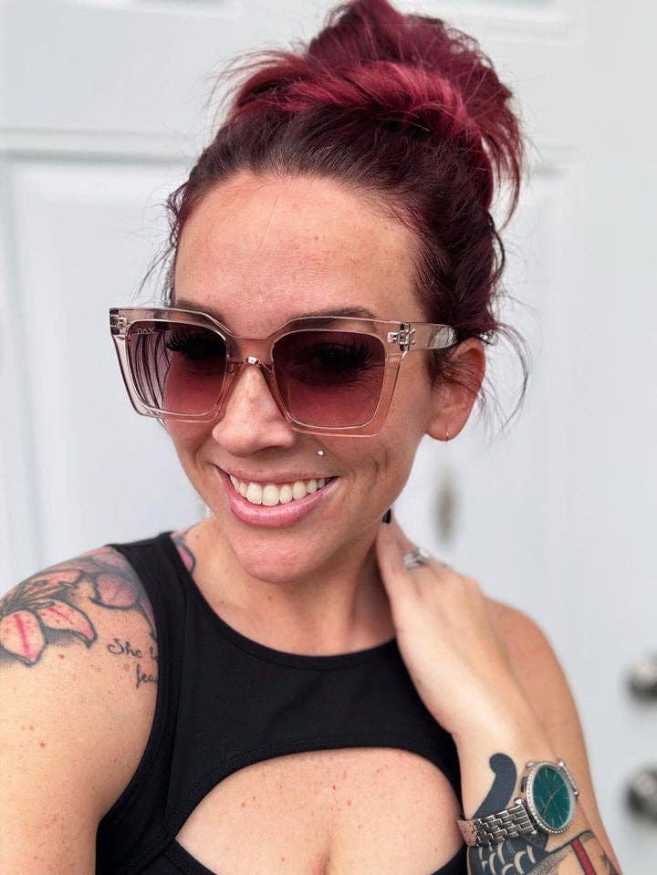 Wylie - Women's Oversized Square Sunglasses: Black