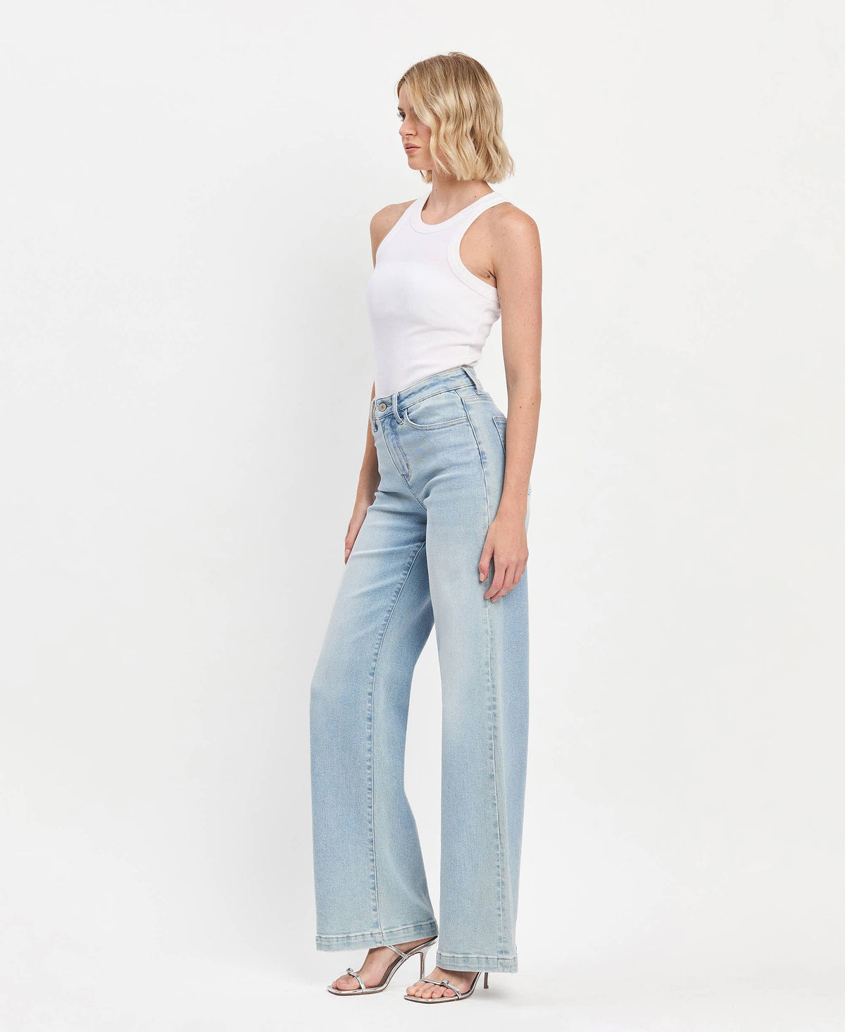 HIGH RISE FULL LENGTH LIGHT WASH WIDE LEG JEANS V3468: OPTIMISTIC / 26