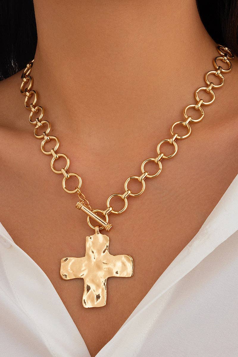 Chunky Chain Cross Pendant Necklace: SILVER / One Size