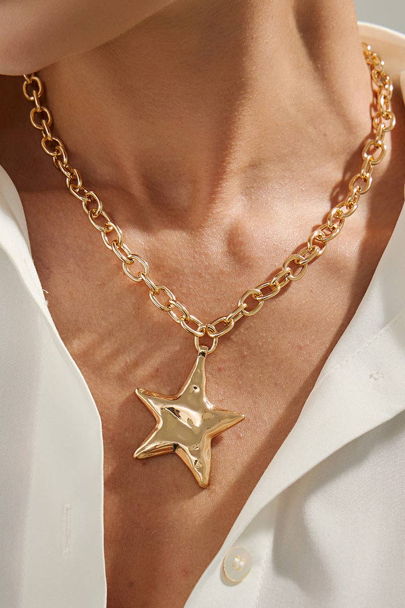 Star Pendant Chain Necklace: SILVER / One Size