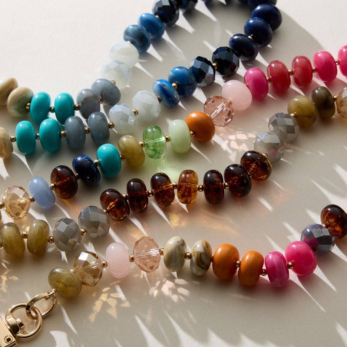 Mixed Bead Bag Keychain with Gold Clasps: BL / ONE
