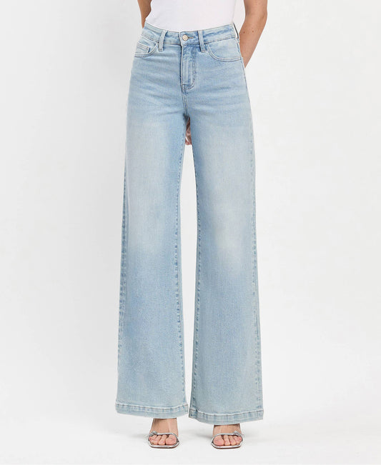 HIGH RISE FULL LENGTH LIGHT WASH WIDE LEG JEANS V3468: OPTIMISTIC / 26