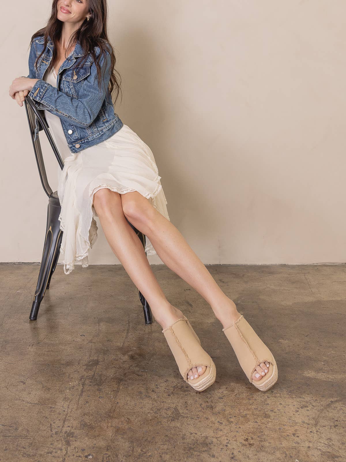 The Verona | Khaki Frayed Denim Espadrille Wedge: KHAKI / 10