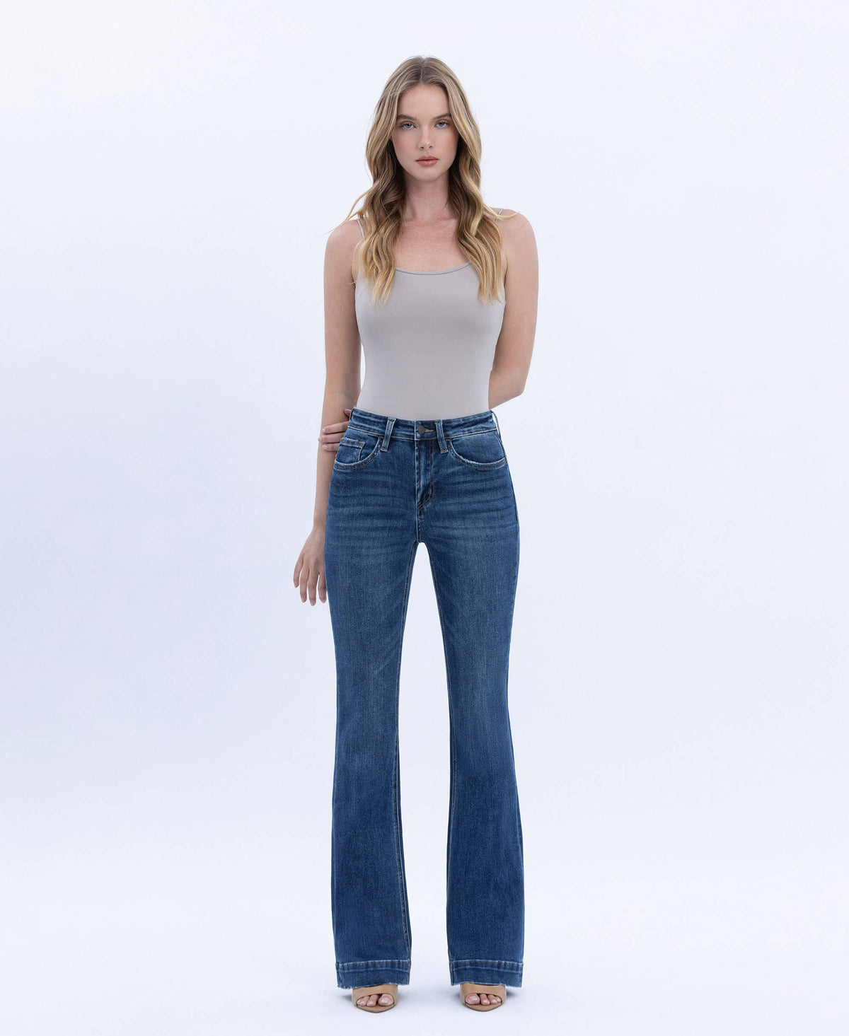 HIGH RISE DARK WASH TROUSER HEM BOOTCUT JEANS T6501: SUSTAINABILITY / 32