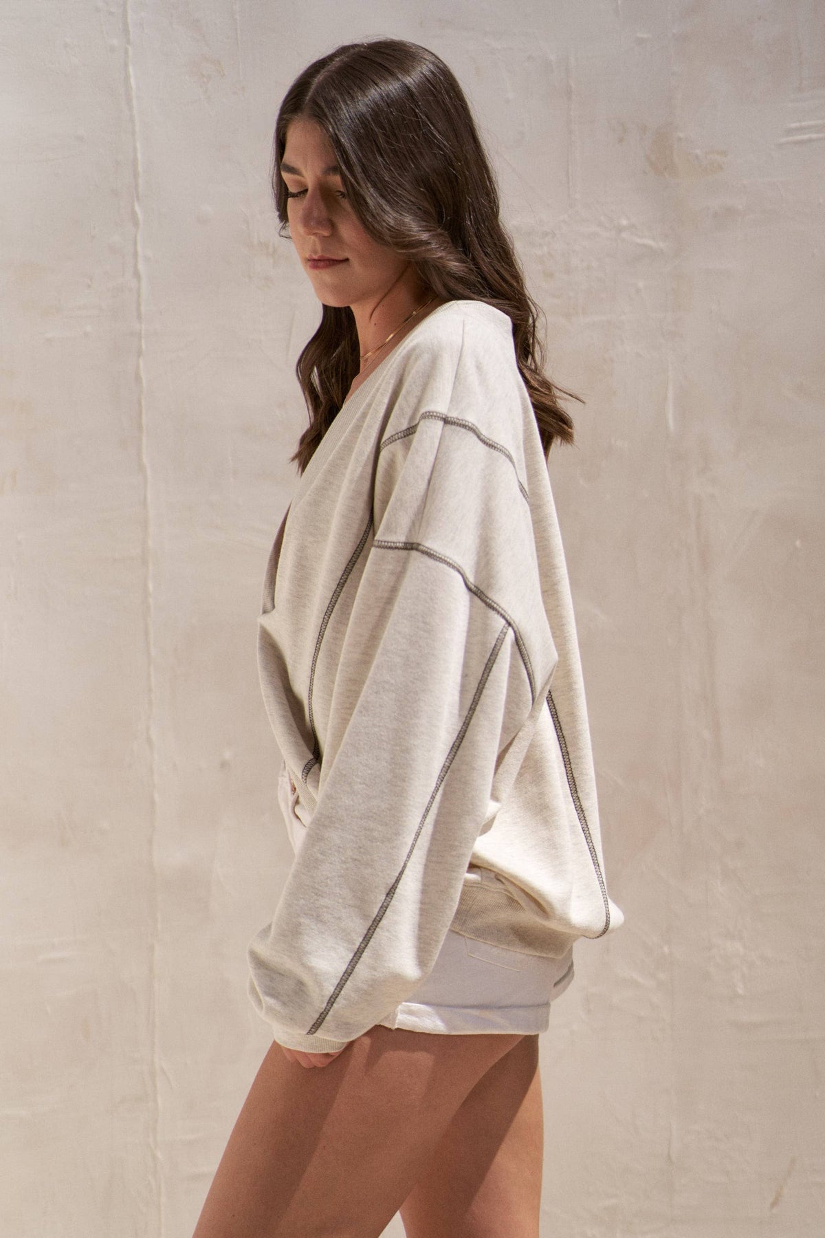 TWIST FRONT LONG SLEEVE TOP: CHARCOAL / S/M