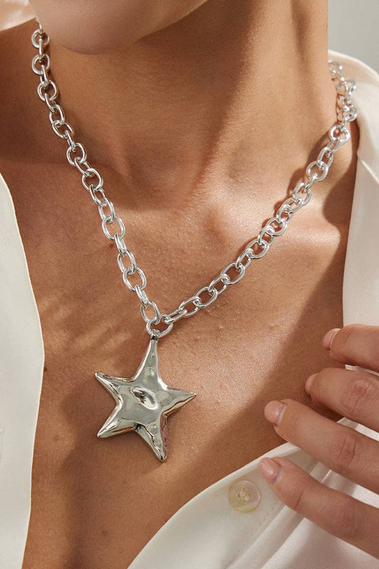 Star Pendant Chain Necklace: SILVER / One Size