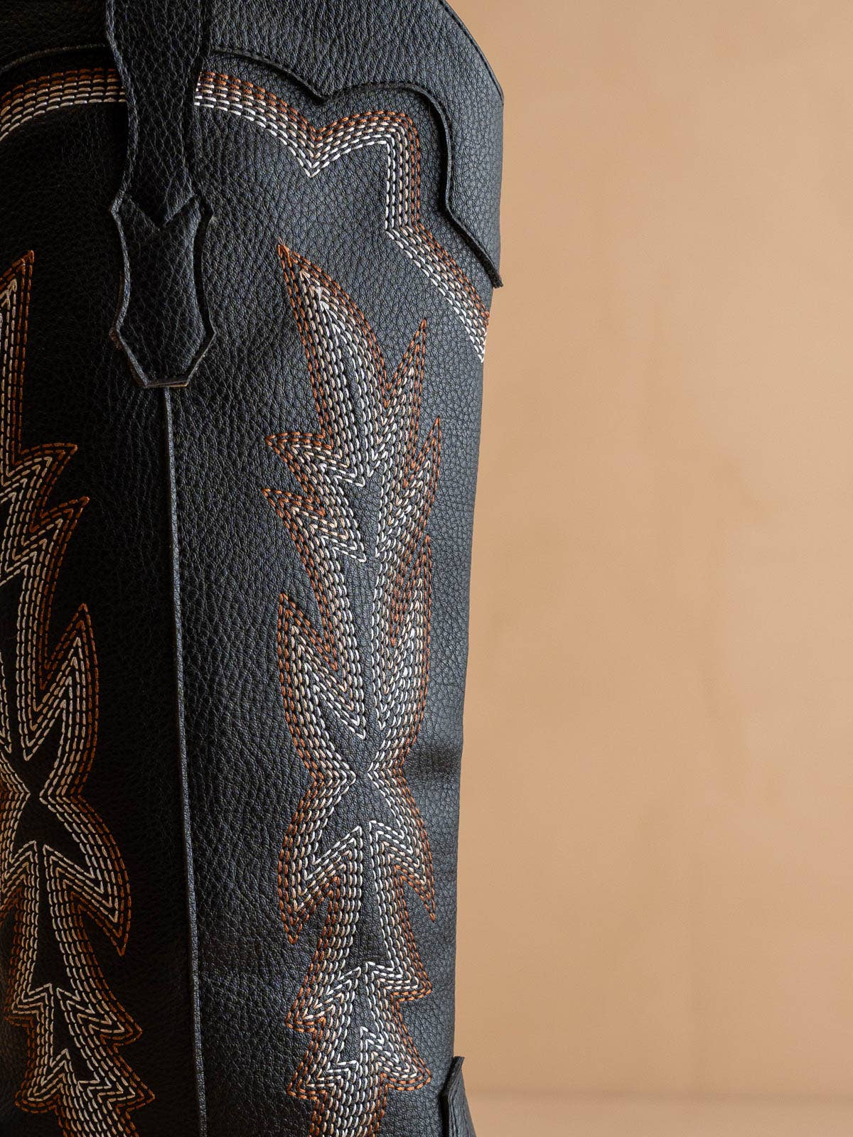 The Ainsley Black | Embroidered Cowboy Western Boot: Black / 6