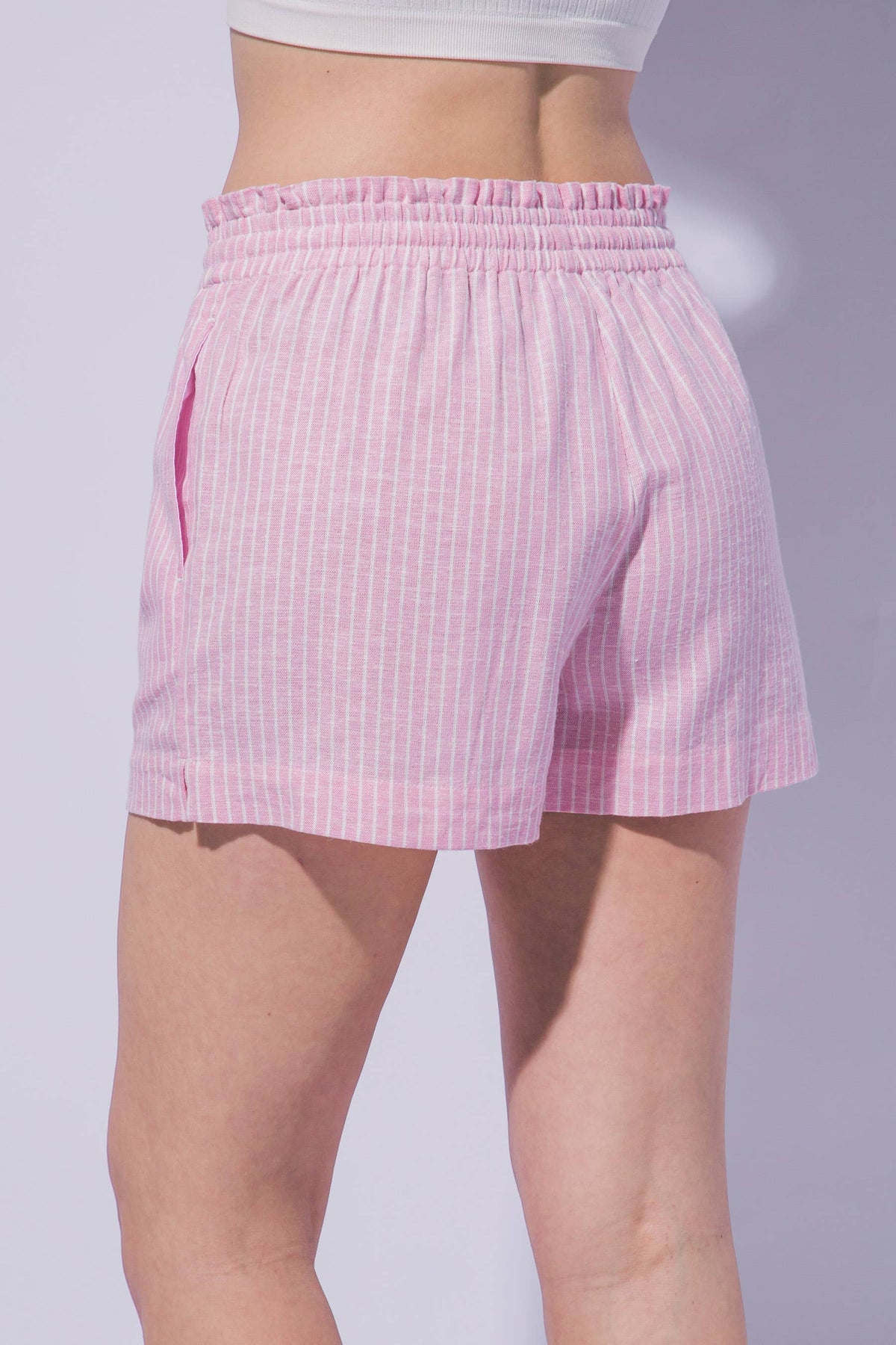,....Striped Linen Blend Shorts: MOCHA-196488 / M