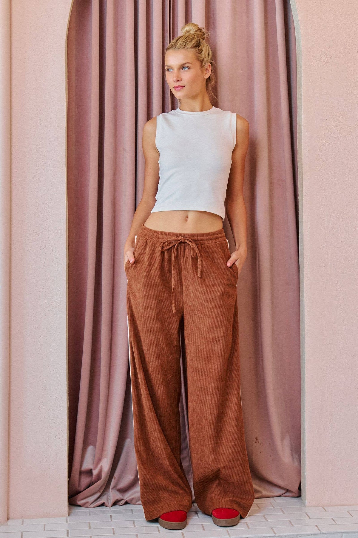 STAR STRIPE CORDUROY WIDE LEG PANTS: Black / XL