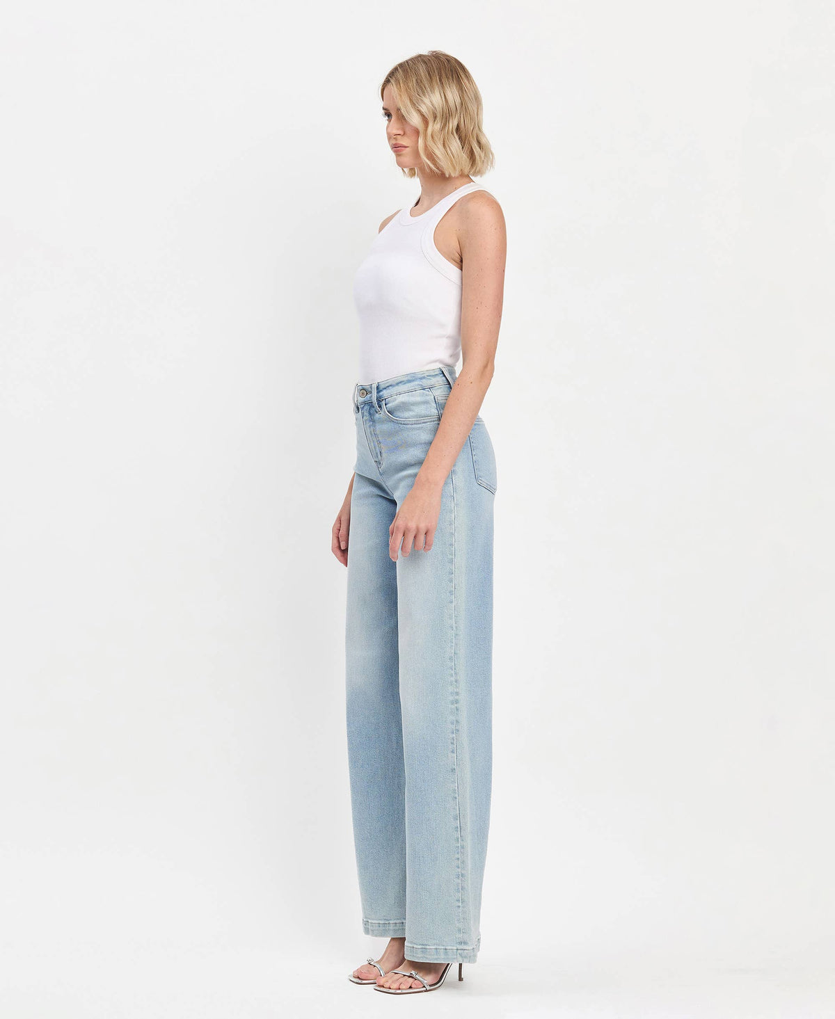 HIGH RISE FULL LENGTH LIGHT WASH WIDE LEG JEANS V3468: OPTIMISTIC / 28
